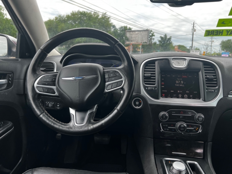 Chrysler 300 2019 price $15,995