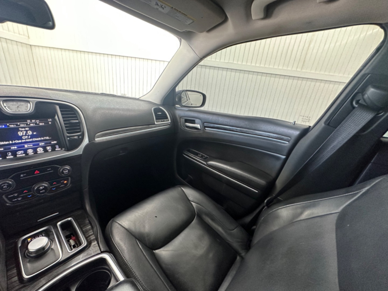 Chrysler 300 2015 price $7,995