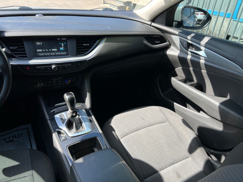 Buick Regal Sportback 2018 price $9,995
