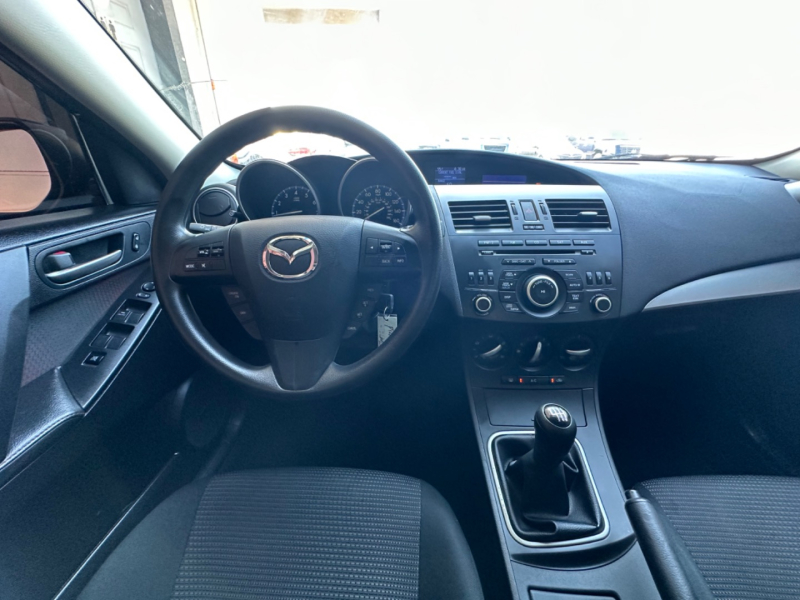 Mazda Mazda3 2013 price $8,995