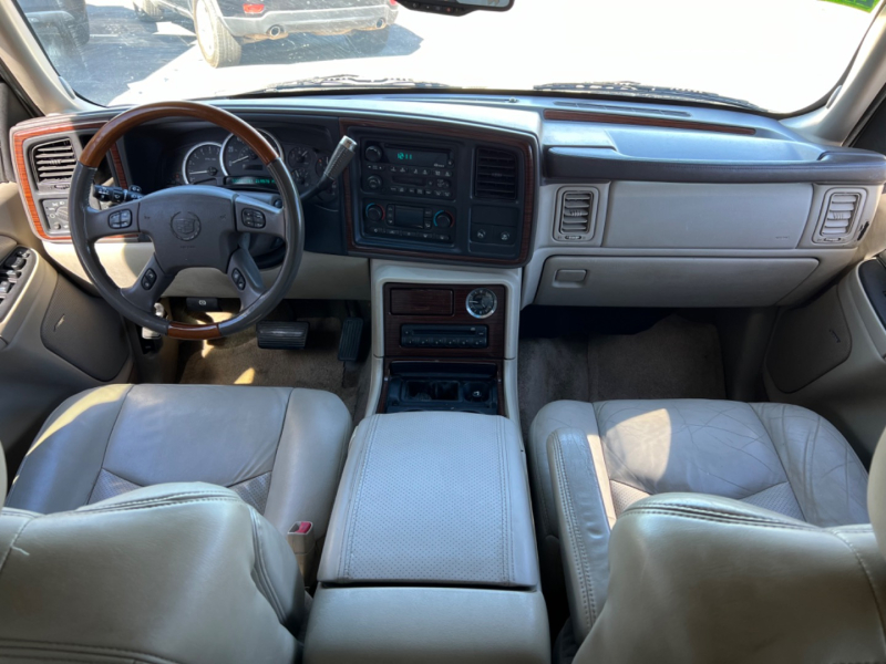 Cadillac Escalade 2003 price $5,995