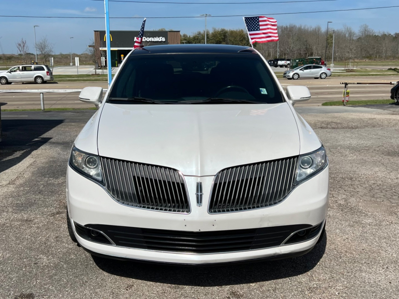 Lincoln MKT 2015 price $11,995