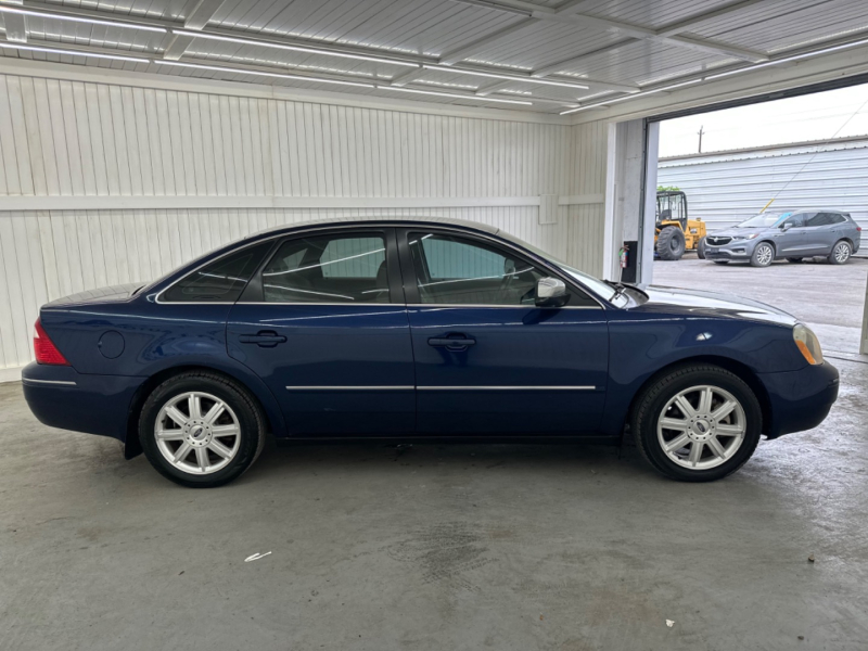 Ford Five Hundred 2005 price $6,995
