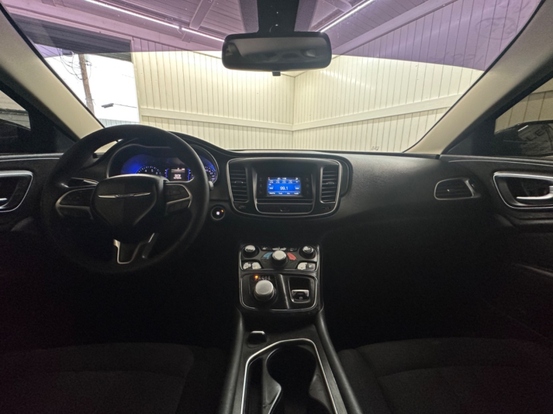 Chrysler 200 2015 price $6,995
