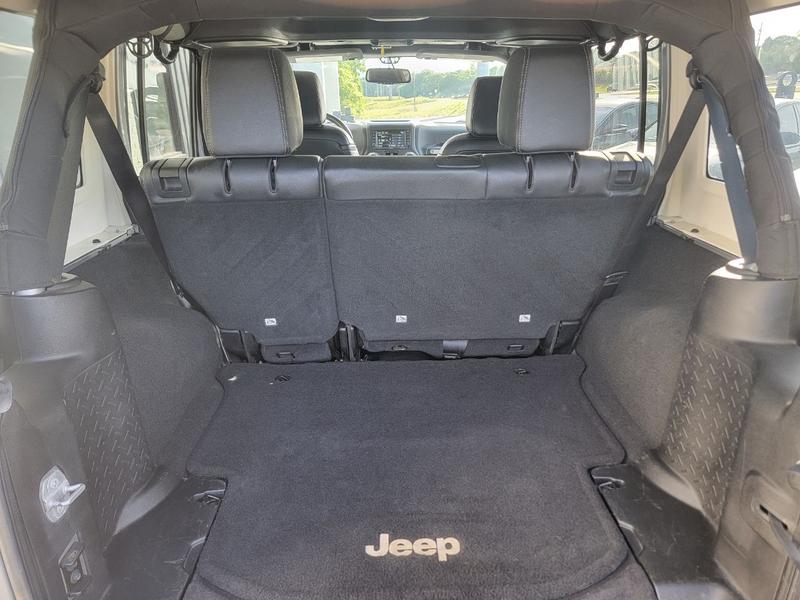 Jeep Wrangler Unlimited 2015 price $22,999