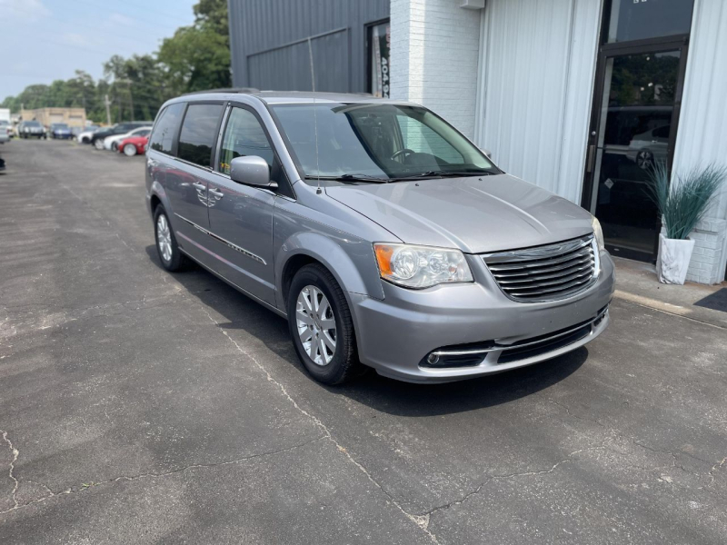 Chrysler Town and Country 2013 price $6,999