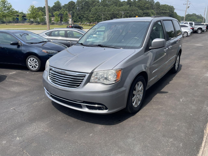 Chrysler Town and Country 2013 price $6,999