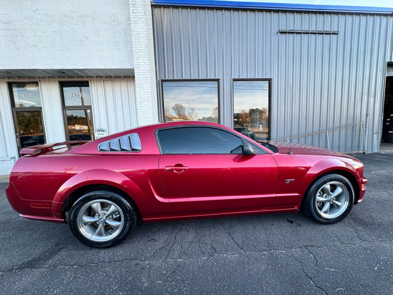 Ford Mustang 2006 price $9,999