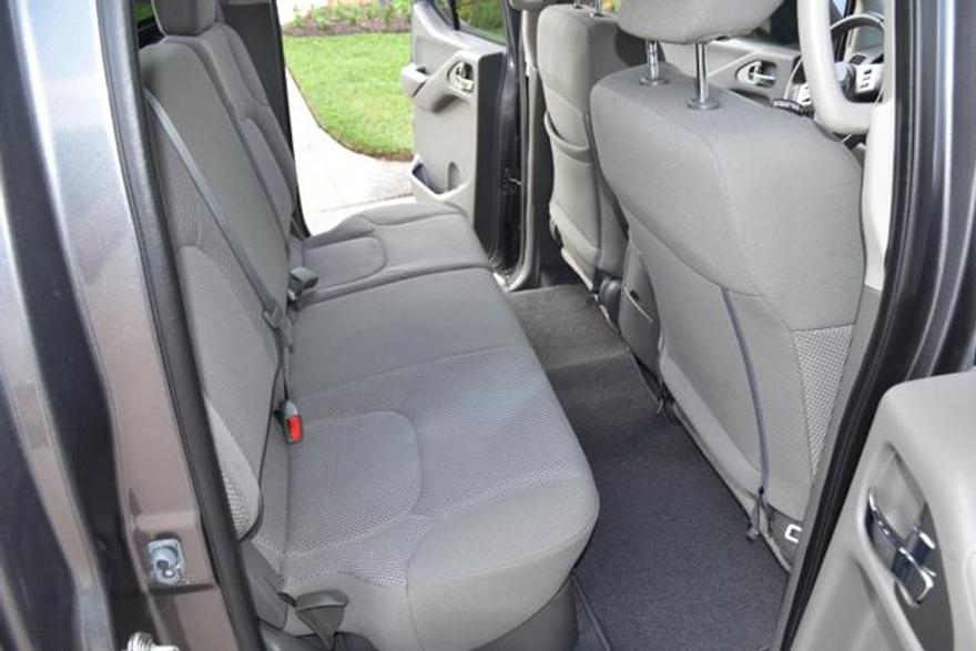 Nissan Frontier Crew Cab 2019 price $12,500