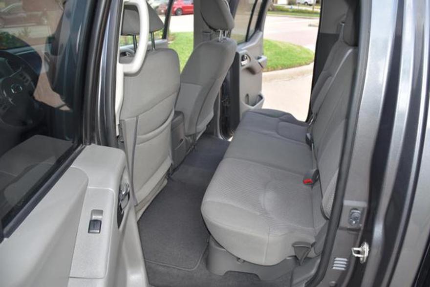 Nissan Frontier Crew Cab 2019 price $12,500