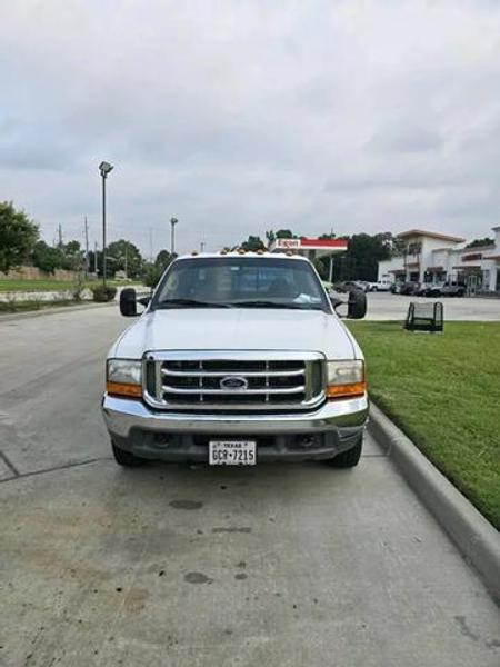 Ford F350 Super Duty Crew Cab 2000 price $9,000