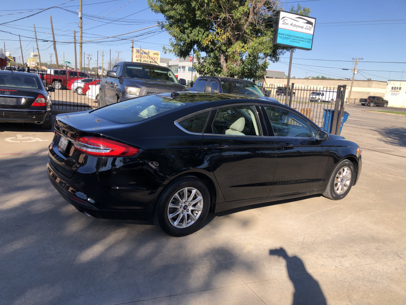 Ford Fusion 2017 price $17,900