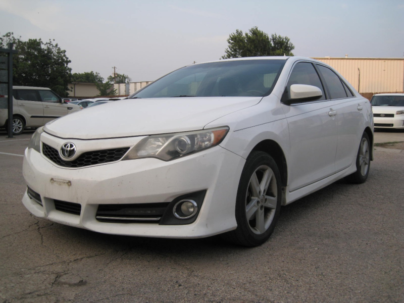 Toyota Camry 2014 price $7,995 Cash