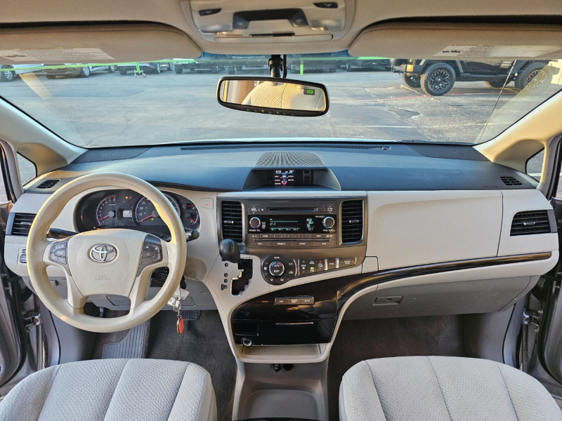 Toyota Sienna 2014 price $12,799