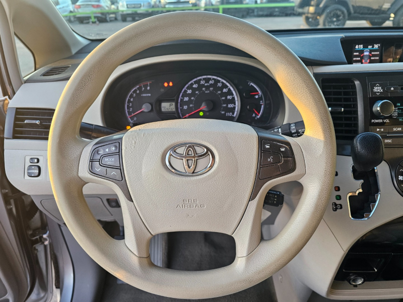 Toyota Sienna 2014 price $12,799