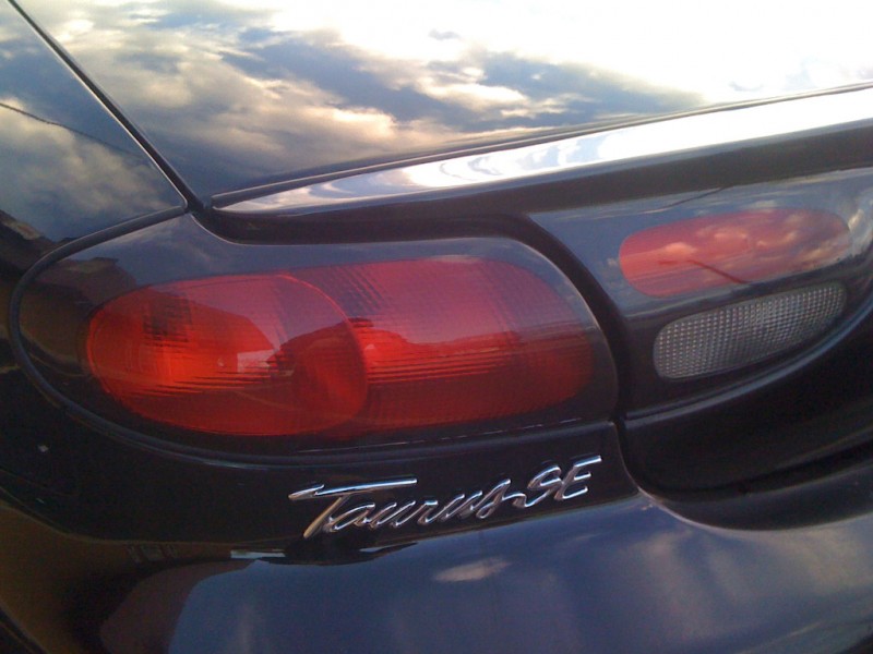 Ford Taurus 1998 price $3,900