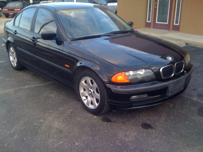 BMW 3 Series 2000 price $3,900
