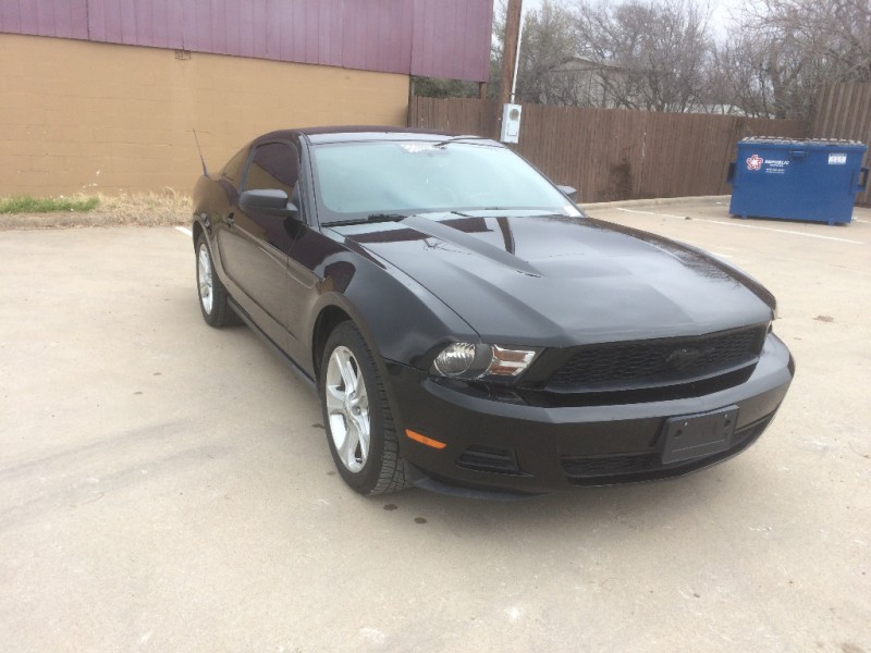 Ford Mustang 2010 price $8,950