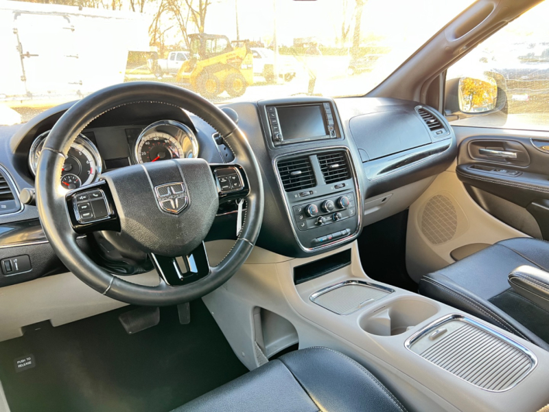 Dodge Grand Caravan 2018 price $13,595