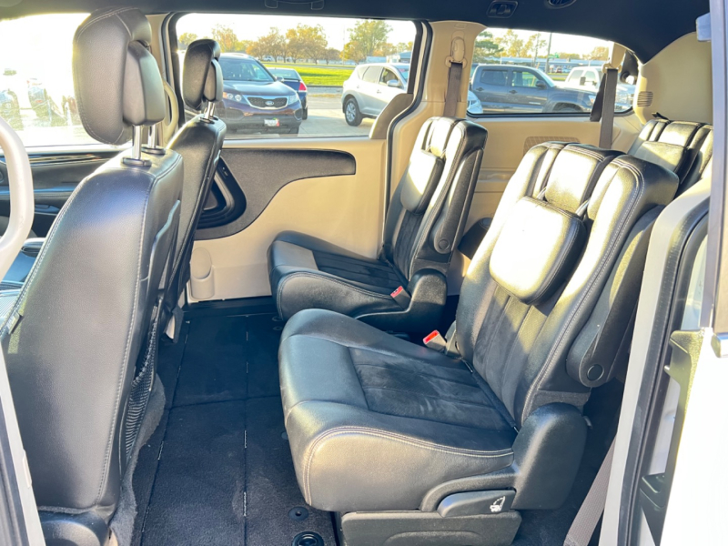 Dodge Grand Caravan 2018 price $13,595