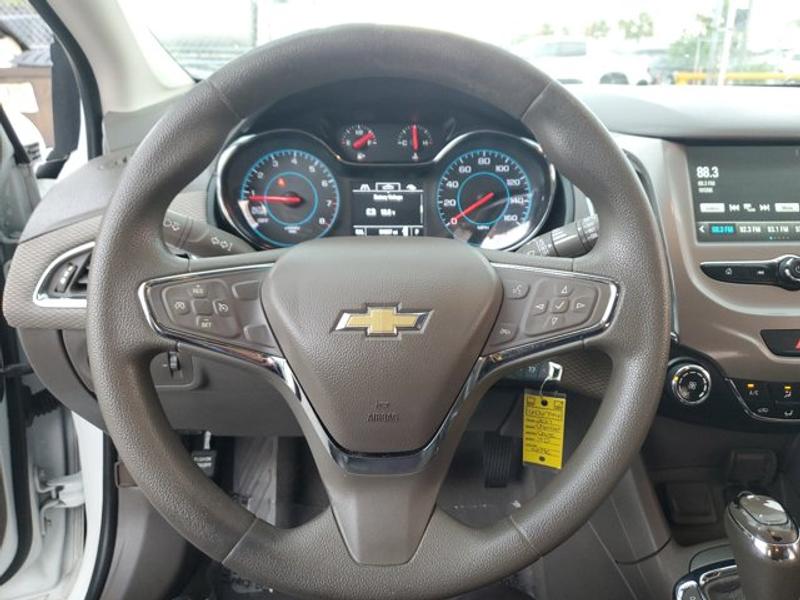 Chevrolet Cruze 2017 price $12,995
