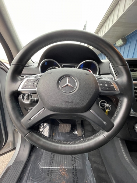 Mercedes-Benz M-Class 2015 price $14,598