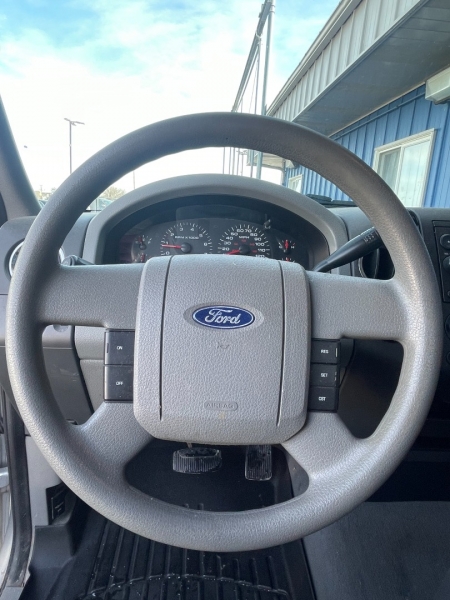 Ford F-150 2004 price $4,498
