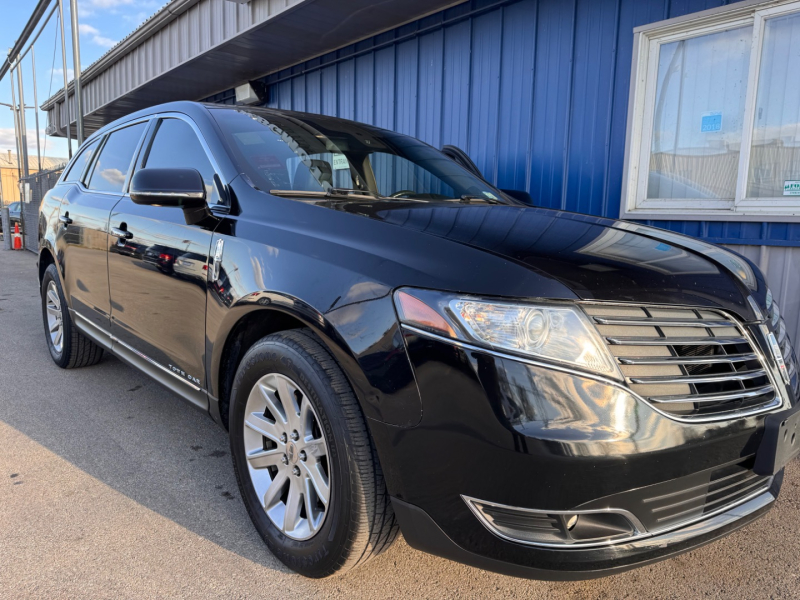 Lincoln MKT 2019 price $10,998