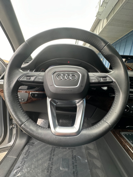 Audi Q7 2018 price $21,988