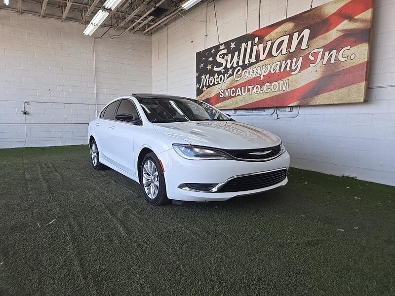 Chrysler 200 2015 price $10,777