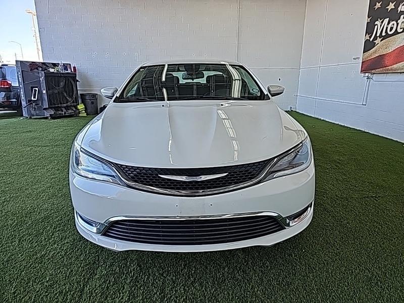Chrysler 200 2015 price $11,618