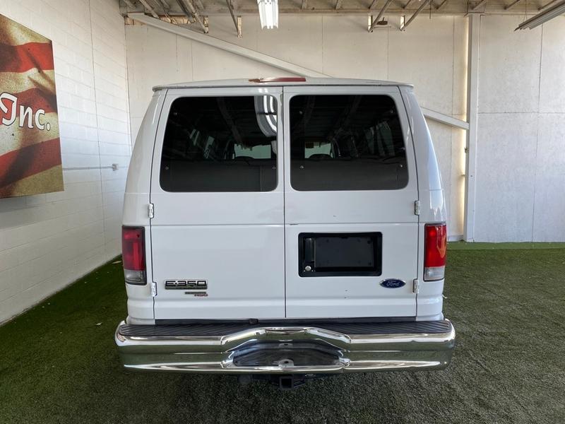 Ford E-350 Super Duty 2006 price $12,277