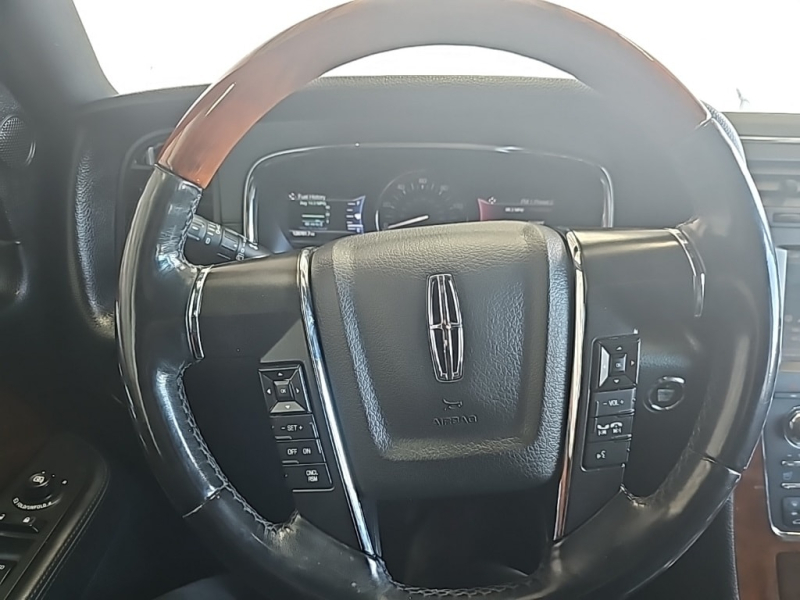 Lincoln Navigator L 2015 price $18,977