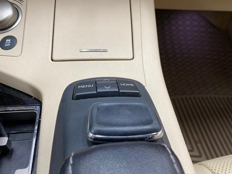 Lexus ES 350 2015 price $21,318