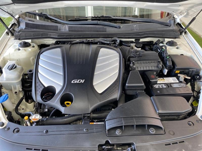 Kia Cadenza 2014 price $11,618