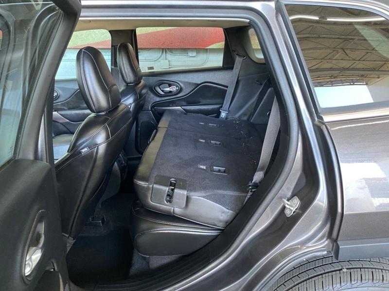 Jeep Cherokee 2019 price $16,477