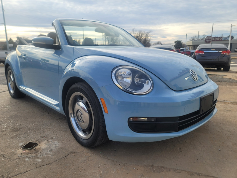 Volkswagen Beetle Convertible 2013 price $13,400