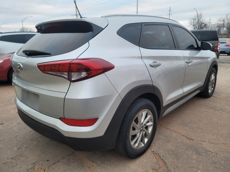 Hyundai Tucson 2017 price $11,000