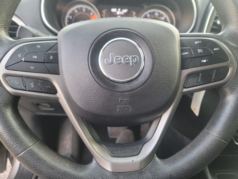 Jeep Cherokee 2019 price $12,900