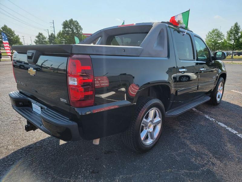 CHEVROLET AVALANCHE 2011 price Call for Pricing.