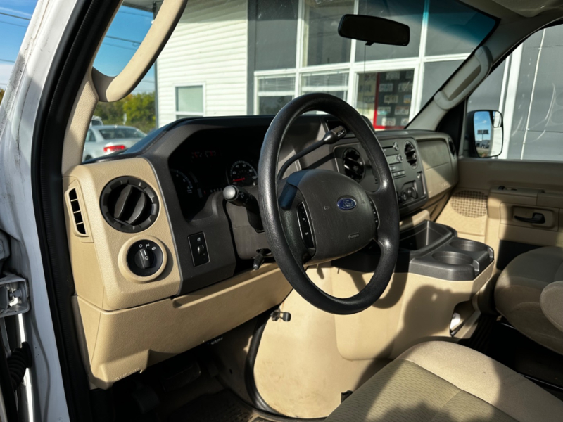 Ford Econoline Wagon 2010 price $15,900