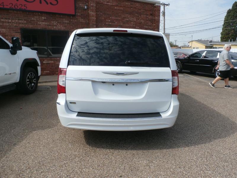 CHRYSLER TOWN & COUNTRY 2014 price $7,995