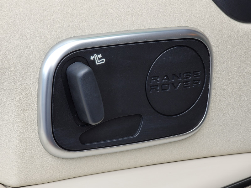 Land Rover Range Rover 2012 price $20,800