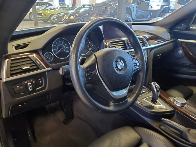 BMW 3-Series 2019 price $29,500