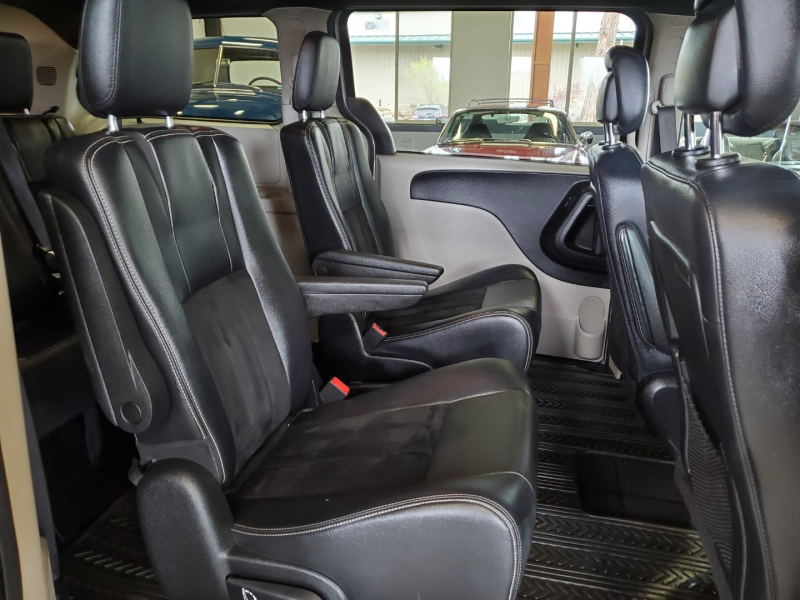 Dodge Grand Caravan 2017 price $15,995
