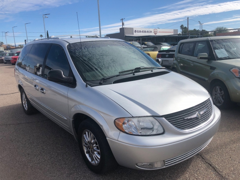 Chrysler Town & Country 2002 price $3,995