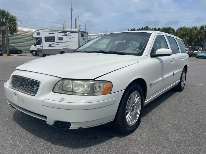 Volvo V70 2005 price $2,999