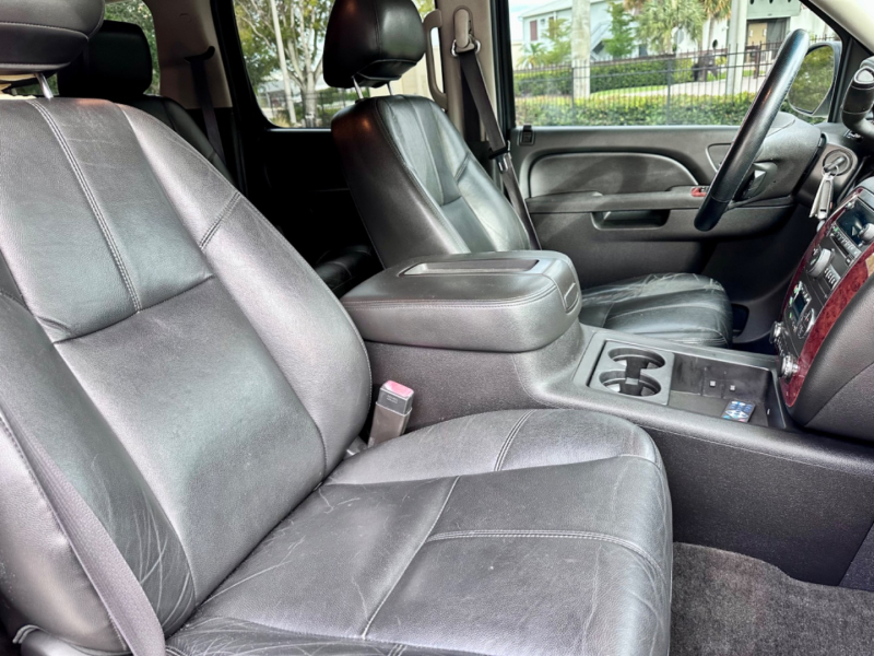 Chevrolet Suburban 2013 price $11,900