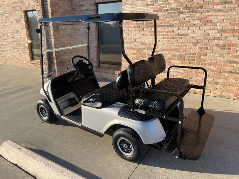 E-Z-GO Golf Cart 2000 price $3,500