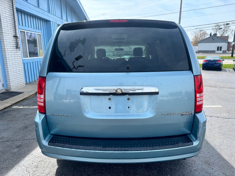 Chrysler Town & Country 2009 price SOLD